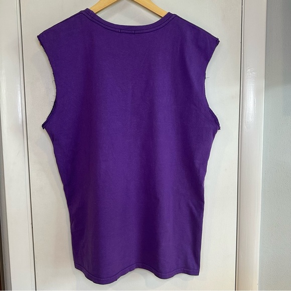 Paul Frank Muscle T-Shirt. Size: Large. Purple.
100% Cotton. - Picture 6 of 6